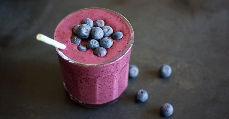 Kefir, chia og blåbær smoothie